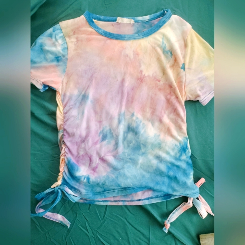 Short sleeve tie-dye shirt